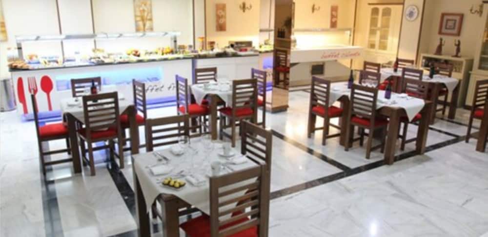 Hotel El Tajo and Spa 49/65