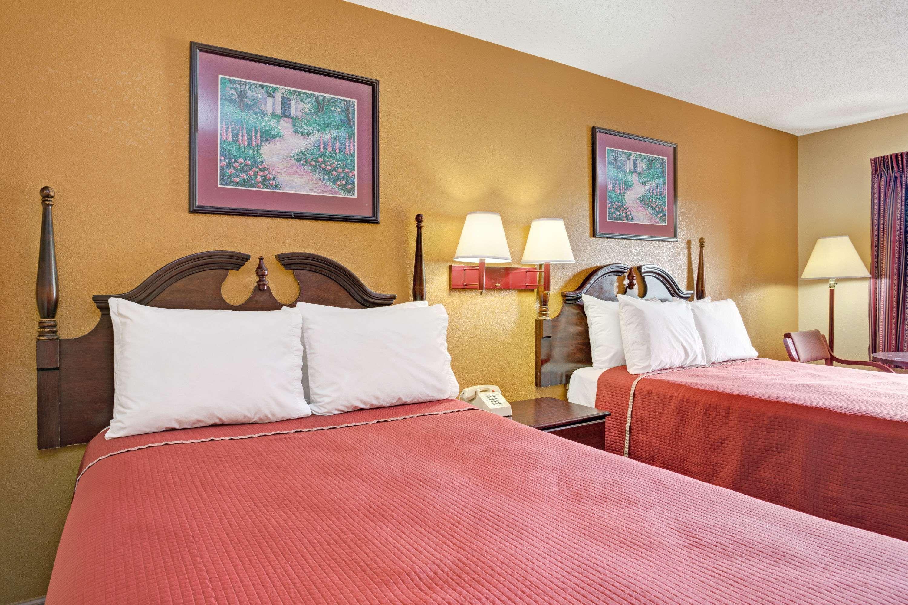 Travelodge By Wyndham Forest Park Atlanta South 15/27