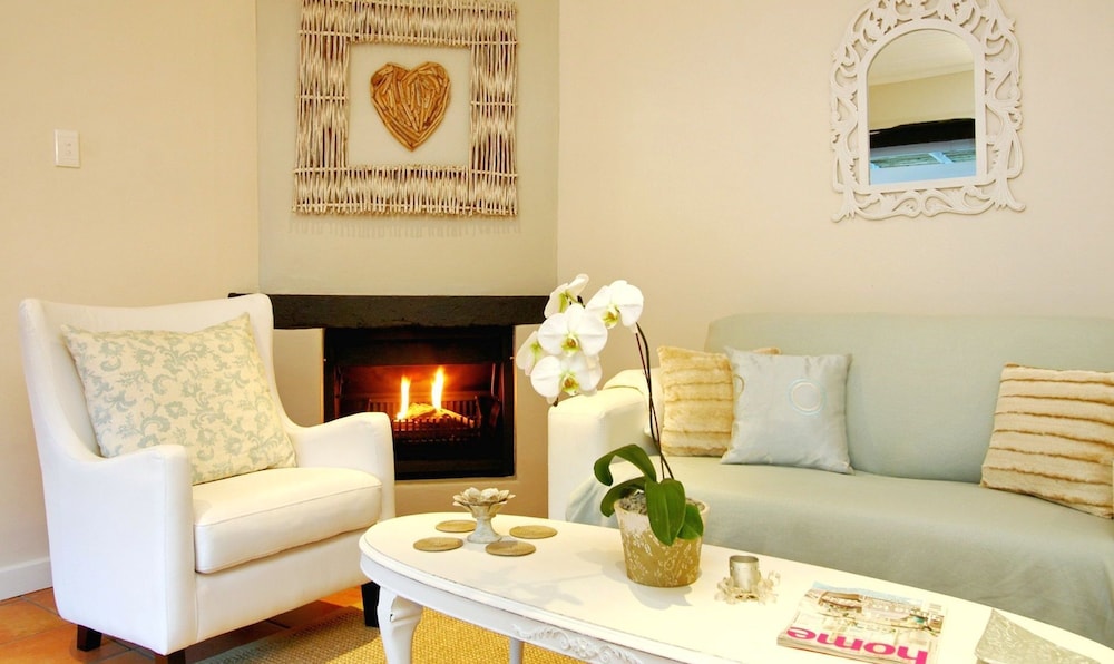 Hout Bay Beach Cottage 13/49