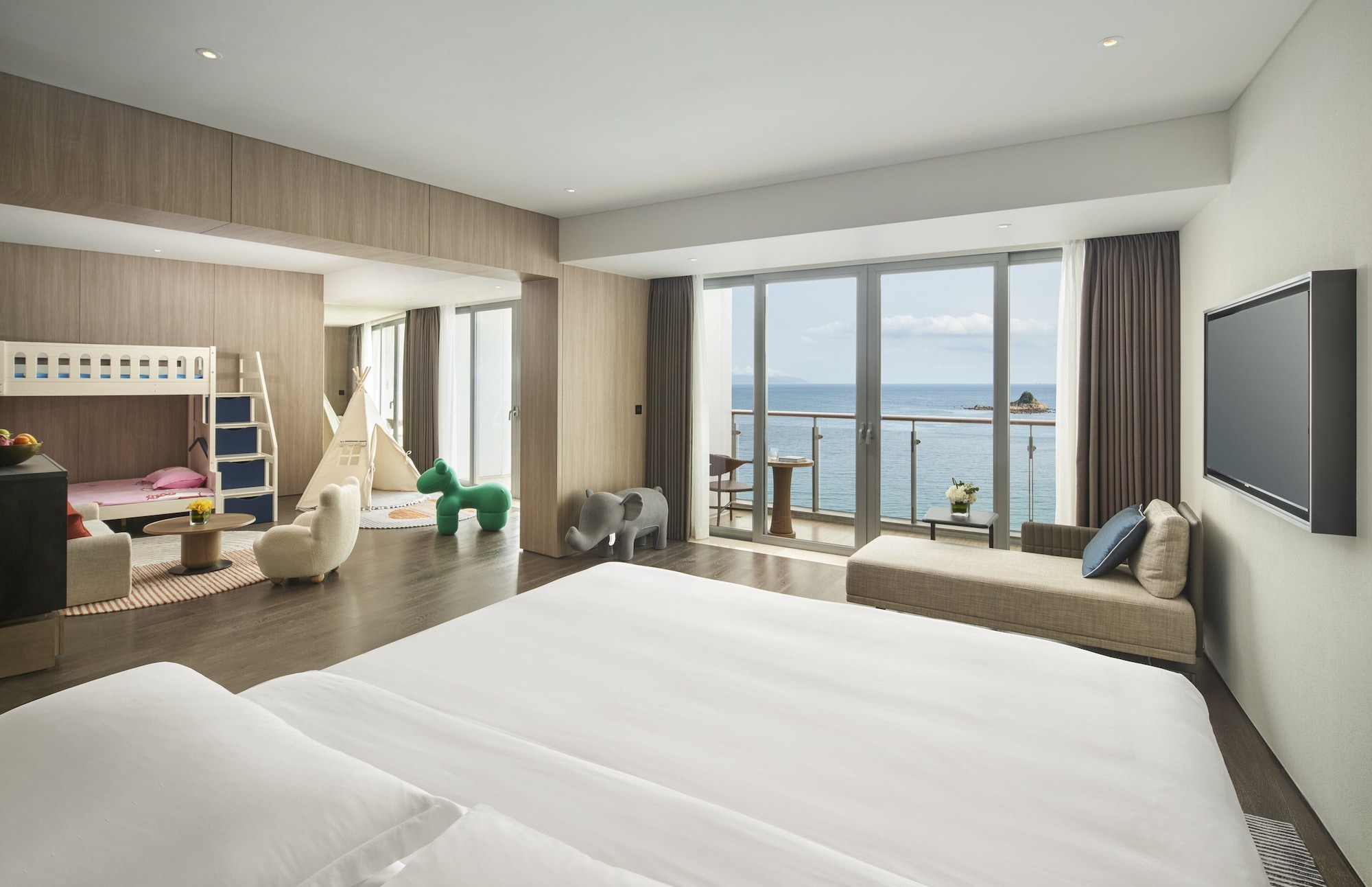 Kids Theme, Junior Suite, King Bed, Ocean View