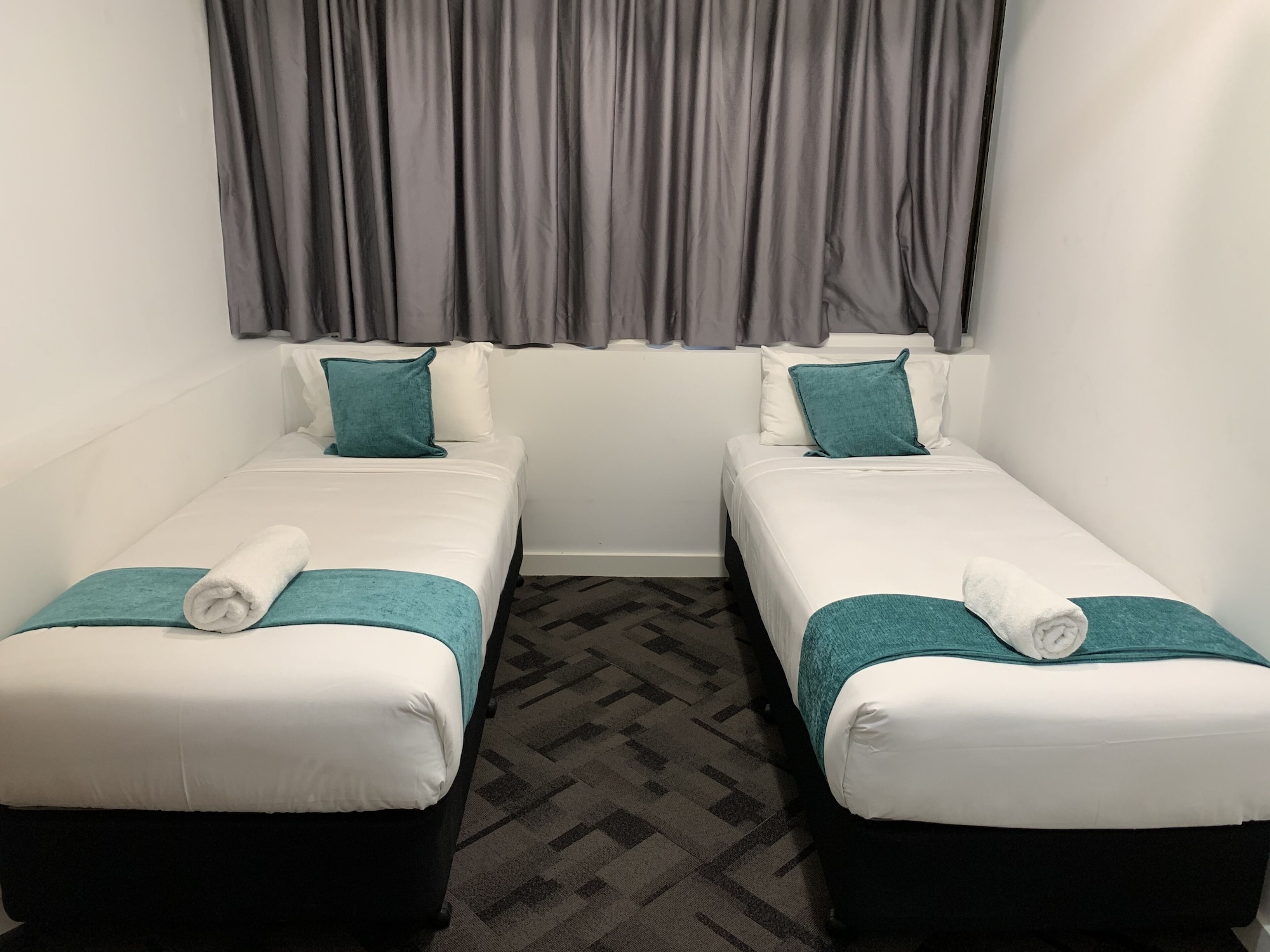 2 BEDROOMS, STUDIO