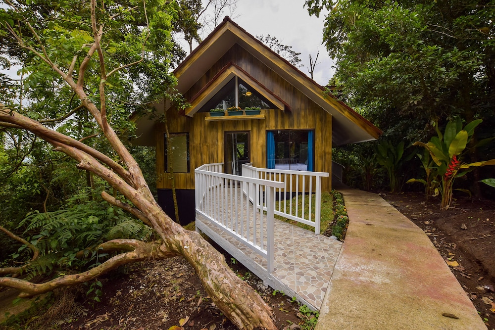 Greenlagoon Arenal Waterfall Villas 4/67