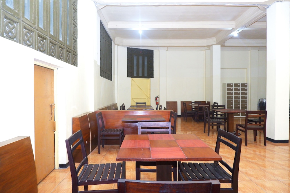 Oyo 856 Hotel Pelangi Indah 7/14