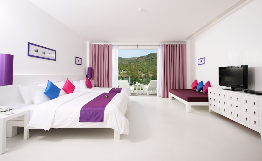 The Old Phuket Karon Beach Resort 31/85