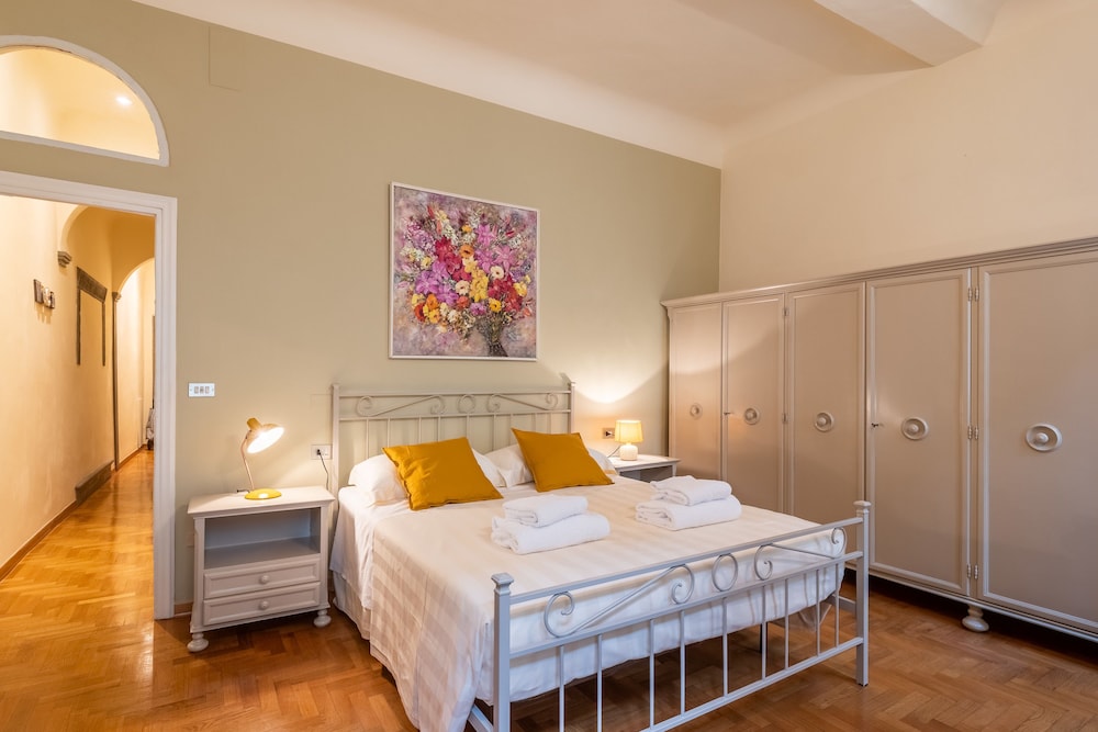 The Painter's House In Santa Croce 6/40