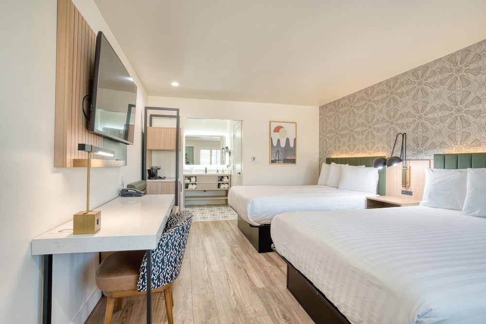 La Casa Inn 14/50