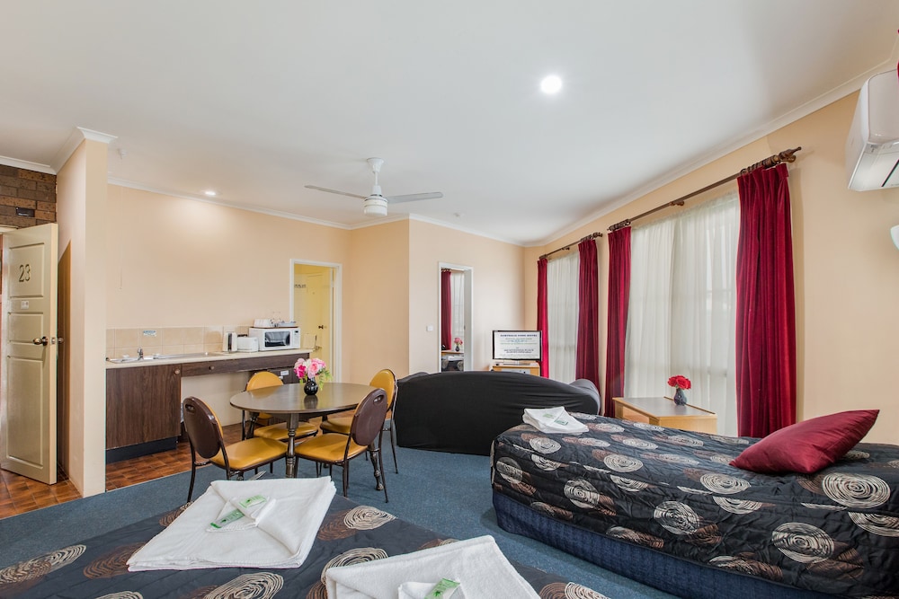 AUSTRALIA PARK MOTEL 30/50