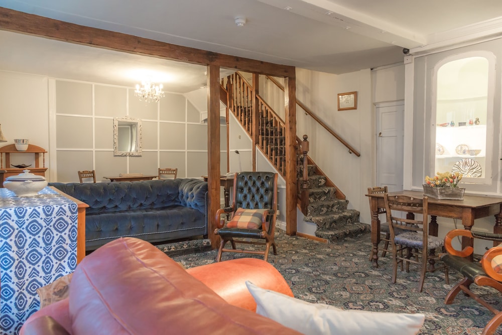 Newport Quay Bed And Breakfast 26/45