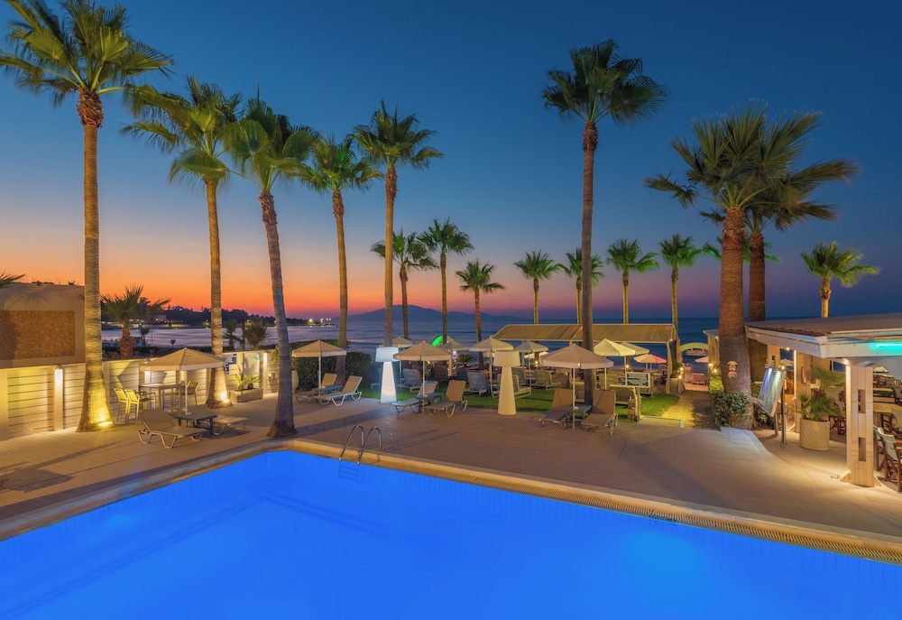 Phoenix Beach Hotel 67/72
