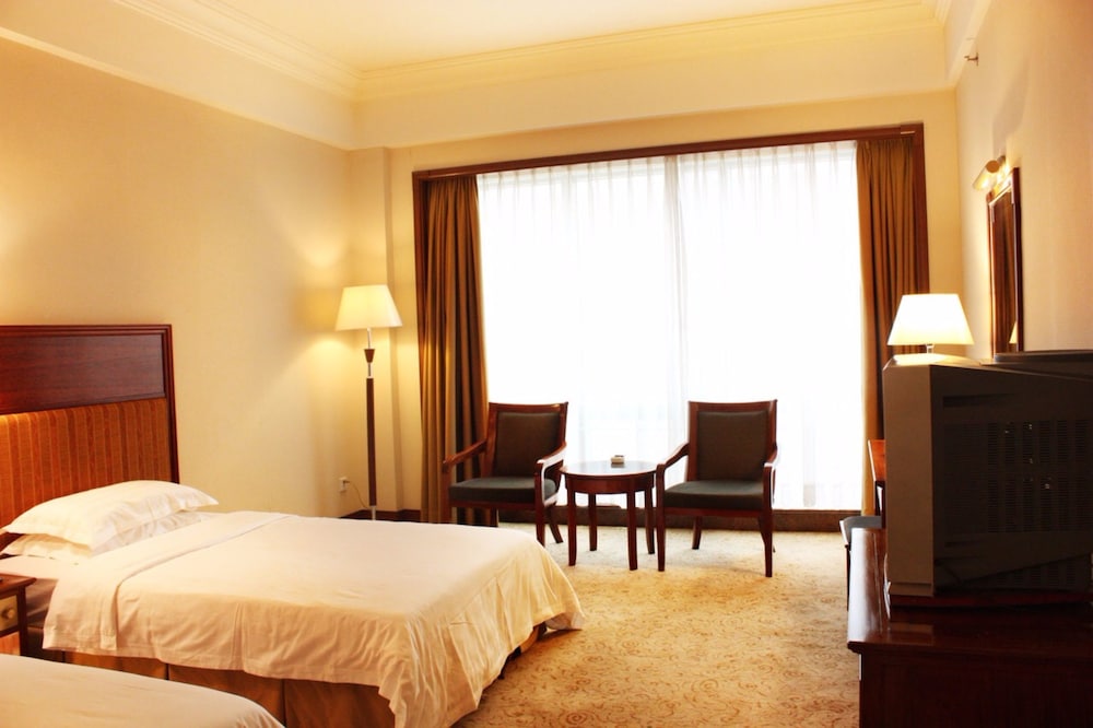 Gladden Hotel Shilong 13/58