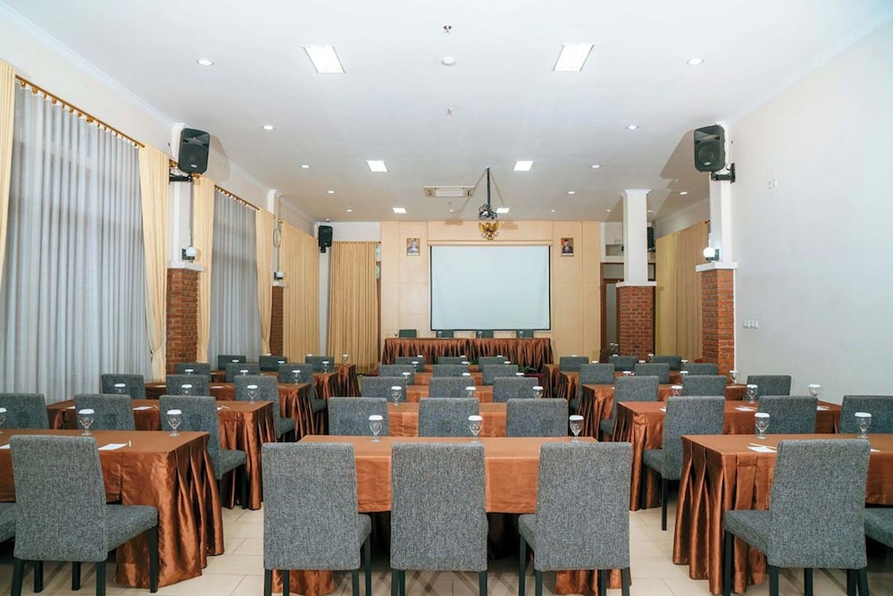 Ahadiat Hotel And Bungalow 38/50