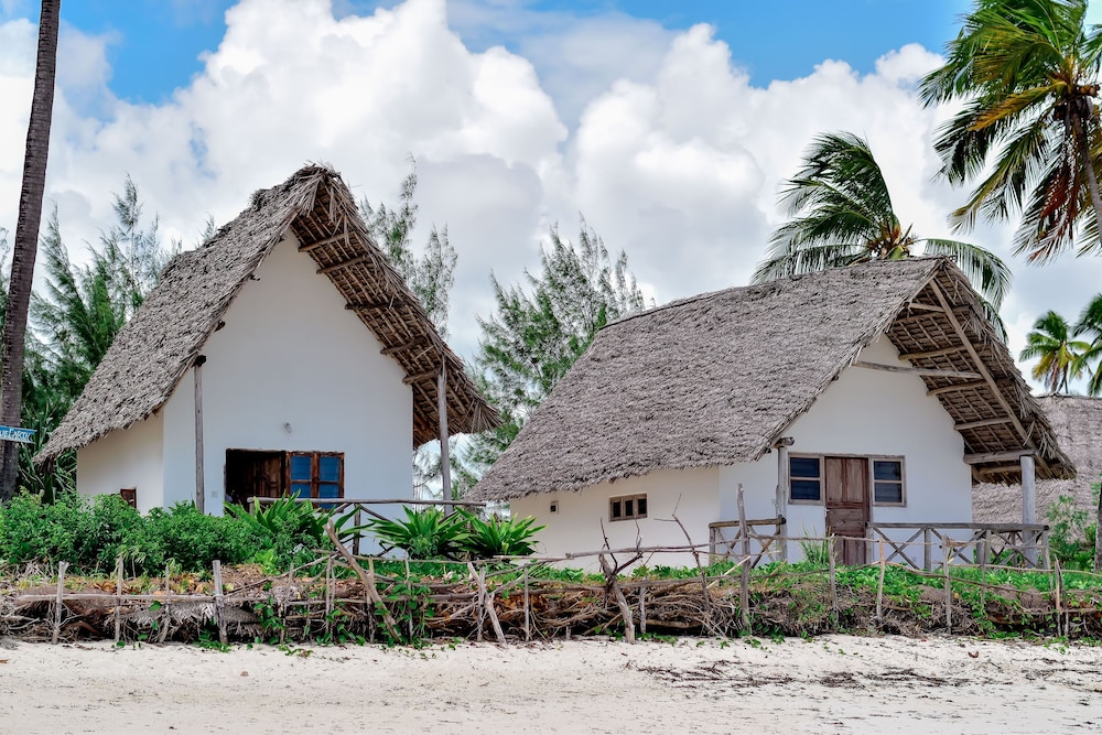 Blue Earth Beach Bungalows 65/72