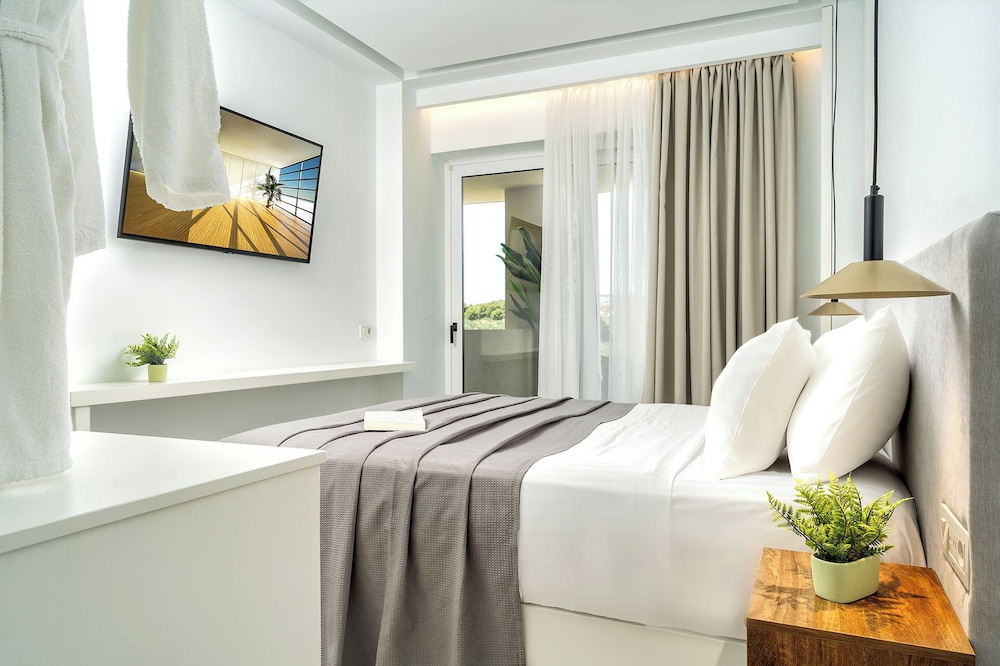 Myzith Luxury Suites 23/58