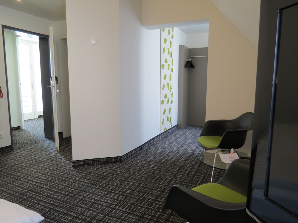 Comfor Hotel 38/72