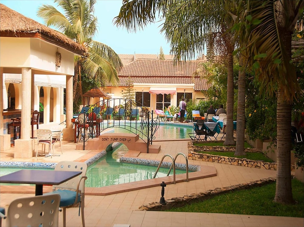 Seaview Garden Hotel 41/47