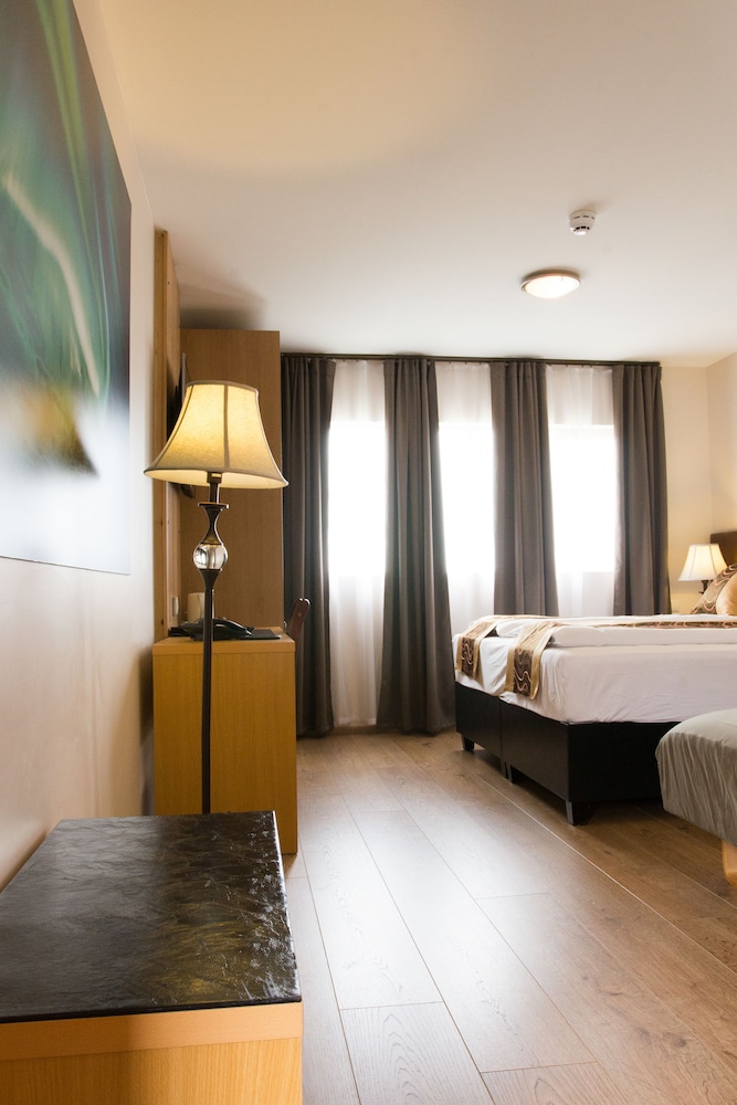 HOTEL JAZZ 17/50