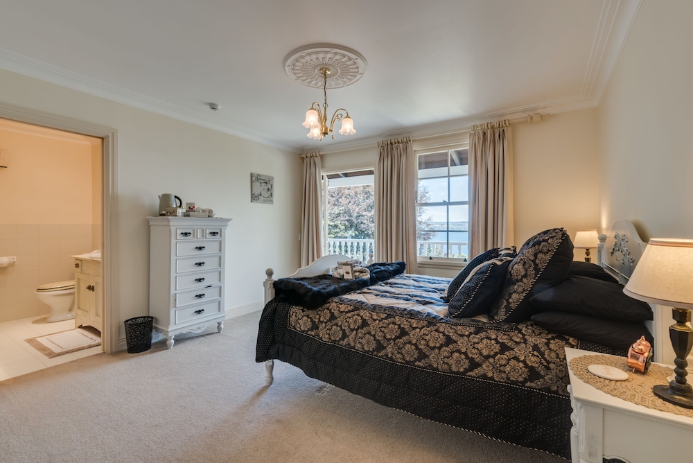 West Wellow Lodge 13/50