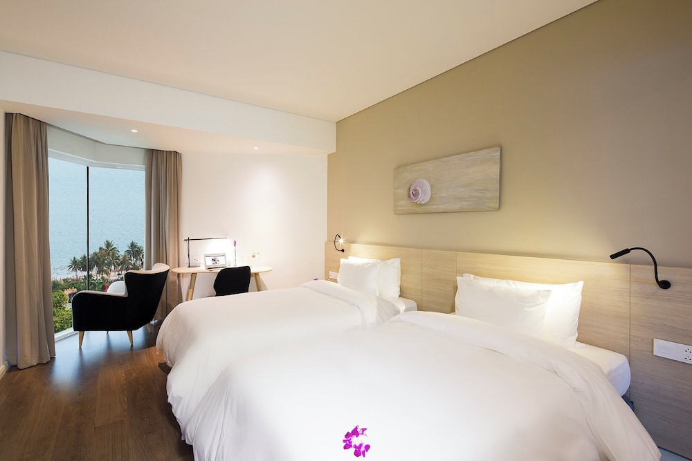 EXECUTIVE, TWIN BEDS