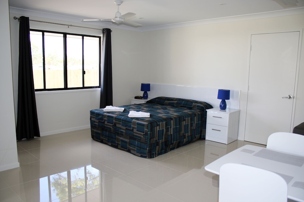 Casa Nostra Motel 20/55