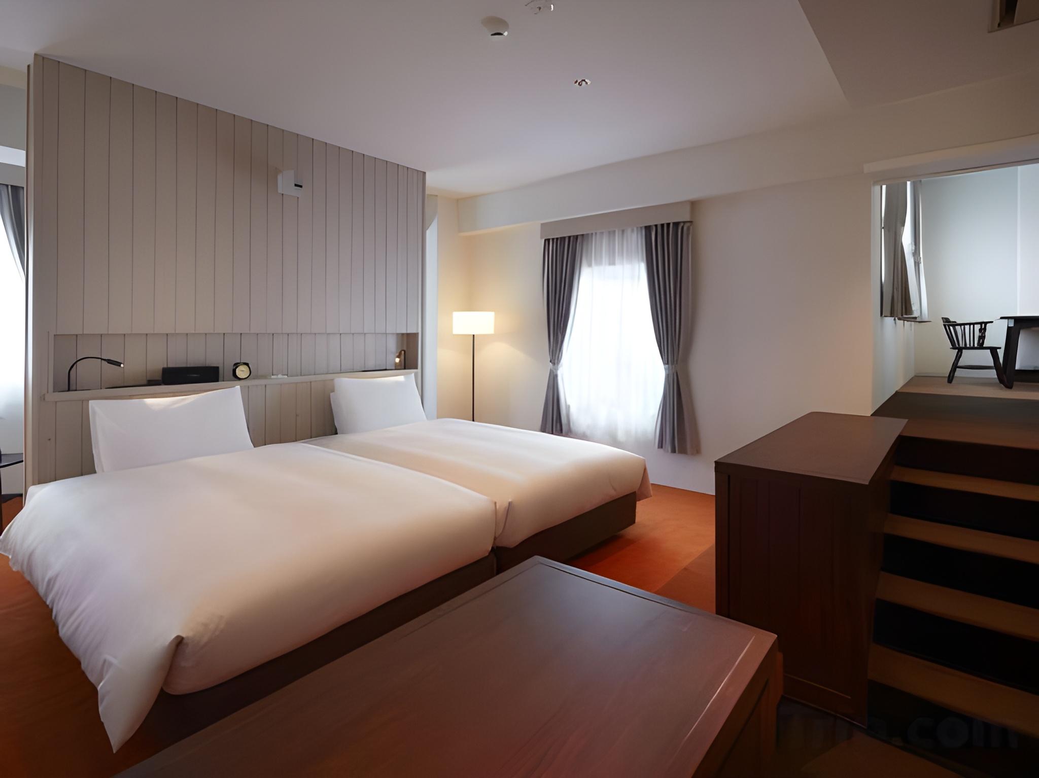 Suite, Old Building