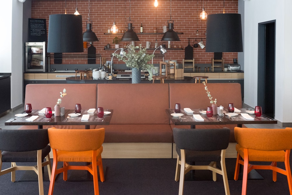 Vienna House Easy by Wyndham Airport Bucharest 46/68