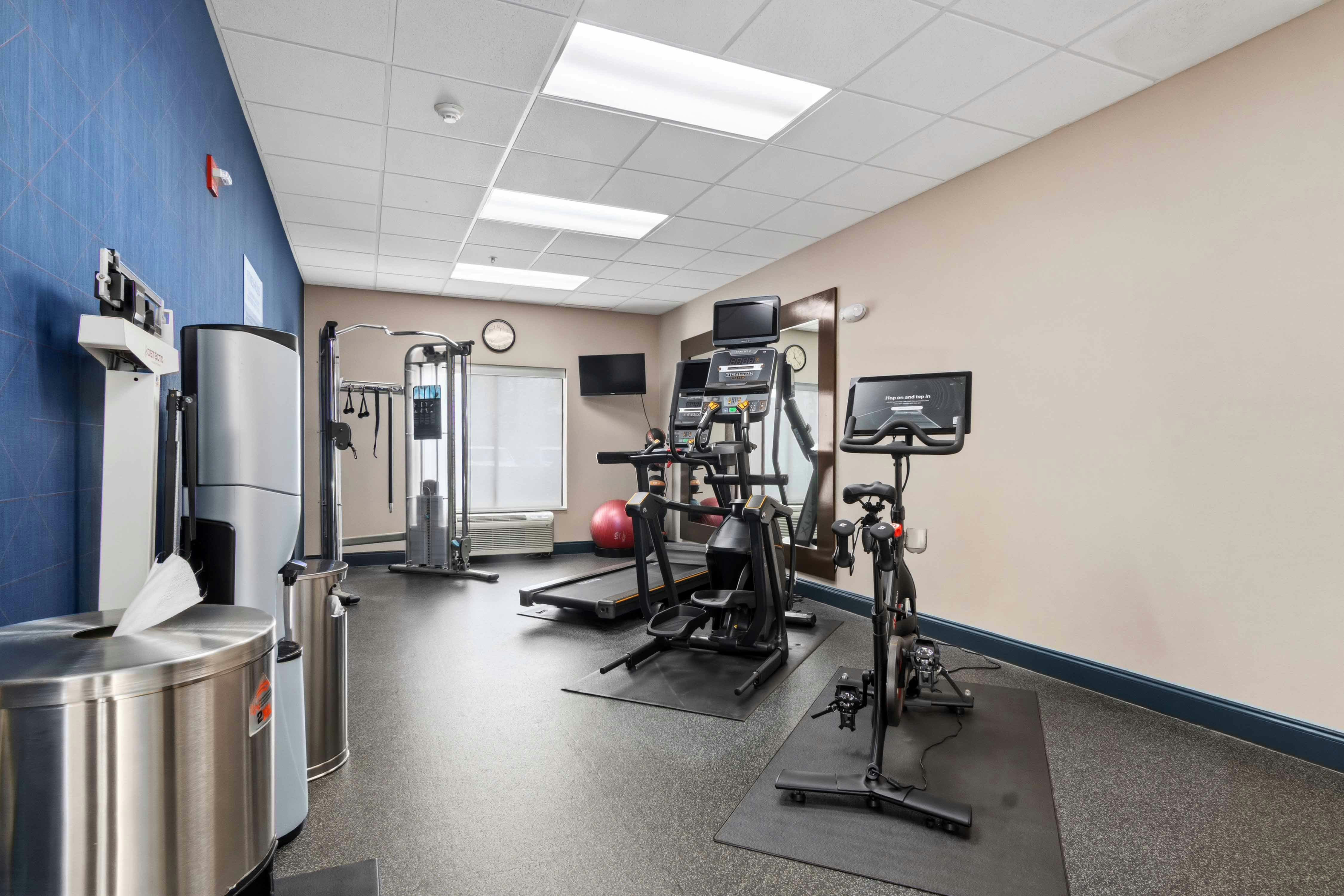 Hampton Inn and Suites Houston-Rosenberg 17/38