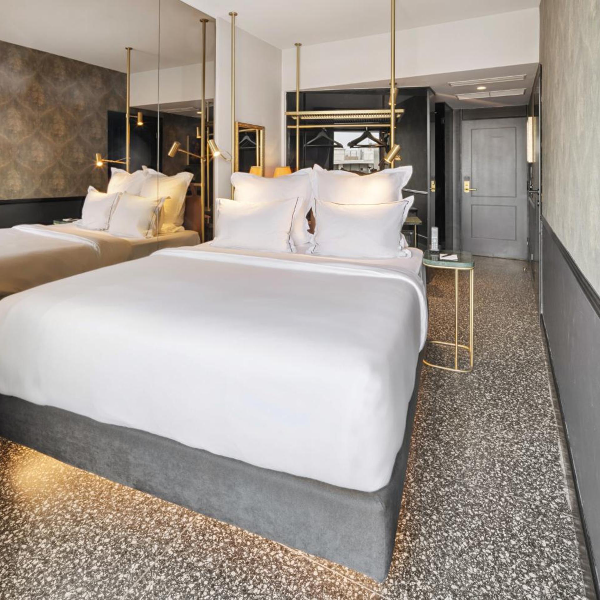 Atrium, King Bed, Balcony