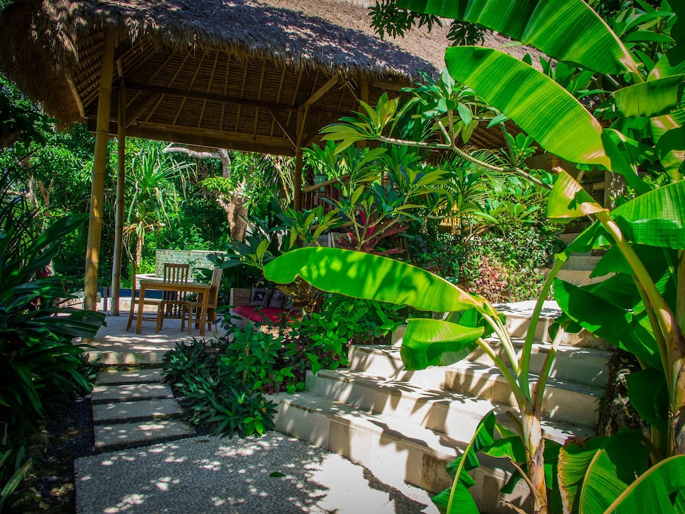 Twin Island Villas And Dive Resort 65/76