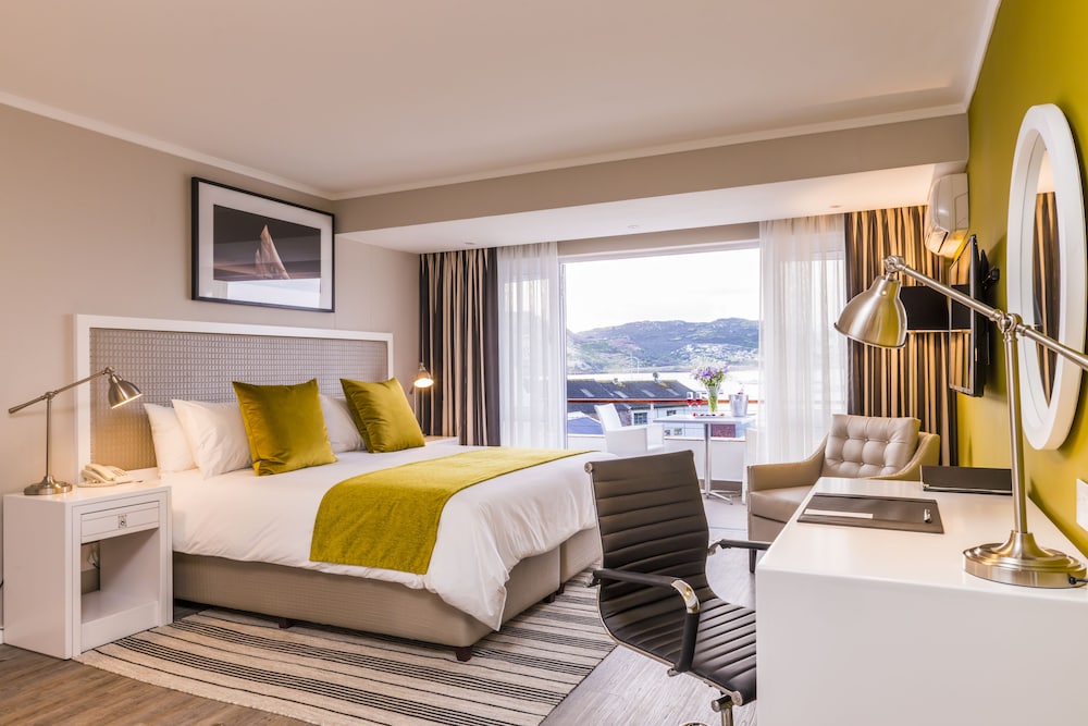 Simon's Town Quayside Hotel 11/60