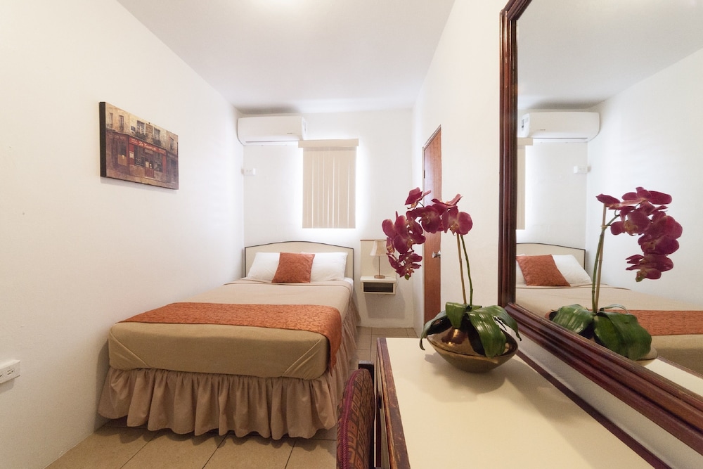 Hotel Colonial 35/50