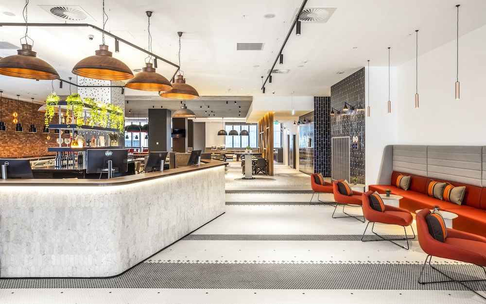 Holiday Inn Express Melbourne Little Collins 7/74