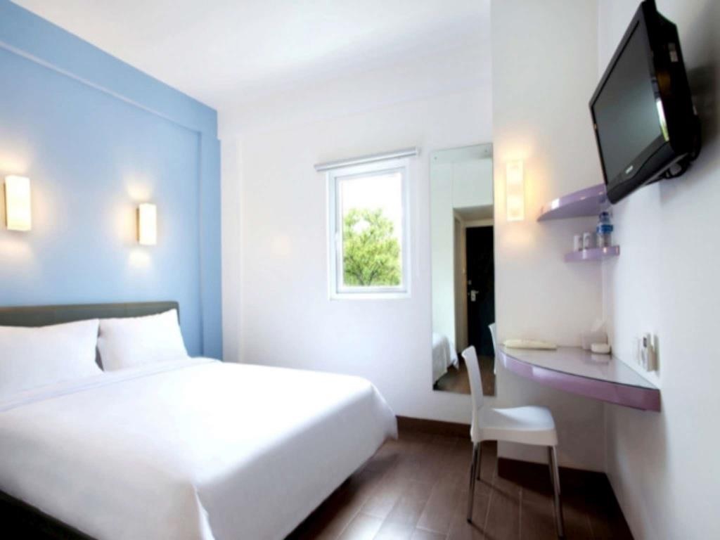 Smart, Queen Bed