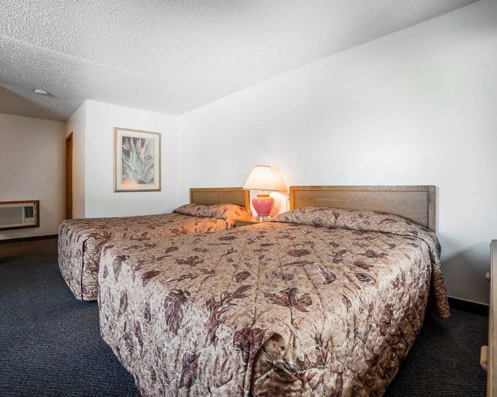 Rodeway Inn & Suites Arlington OR 17/29