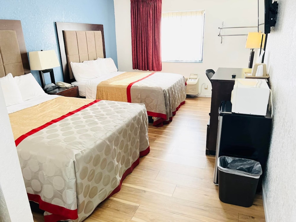 Super 8 by Wyndham Fort Scott 10/49
