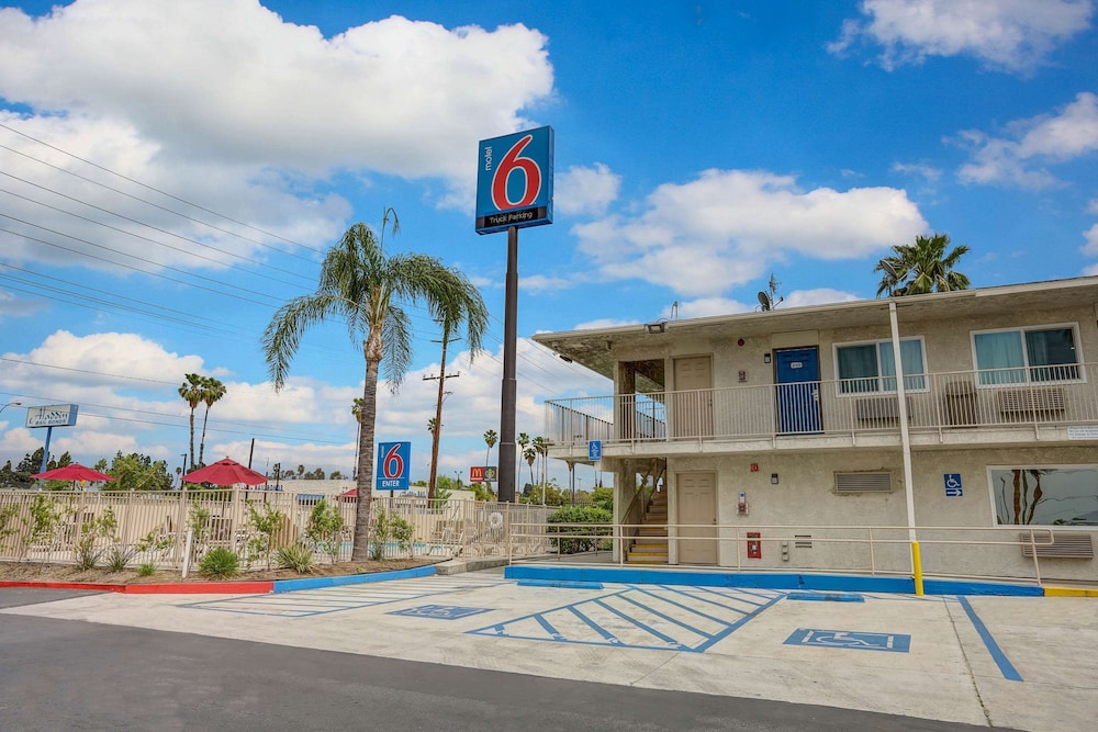 Motel6 San Bernardino, CA - South 20/29