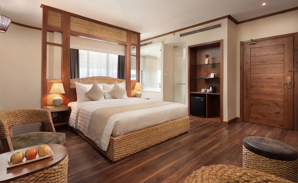 MK Premier Boutique Hotel 14/65