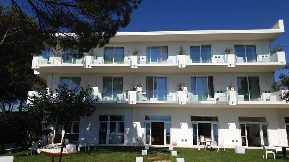 Hotel Artemide Mare 1/40