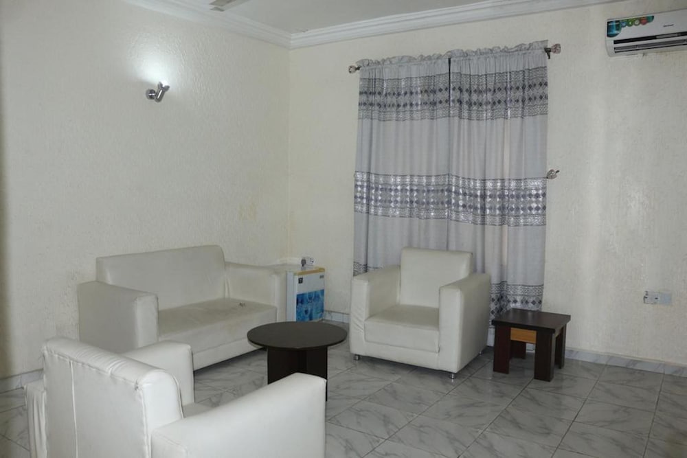 Grand Decent Hotel And Suites 12/14