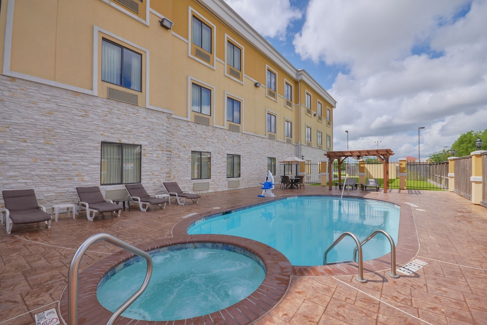 Sleep Inn Suites Pearland Houston South 5/35