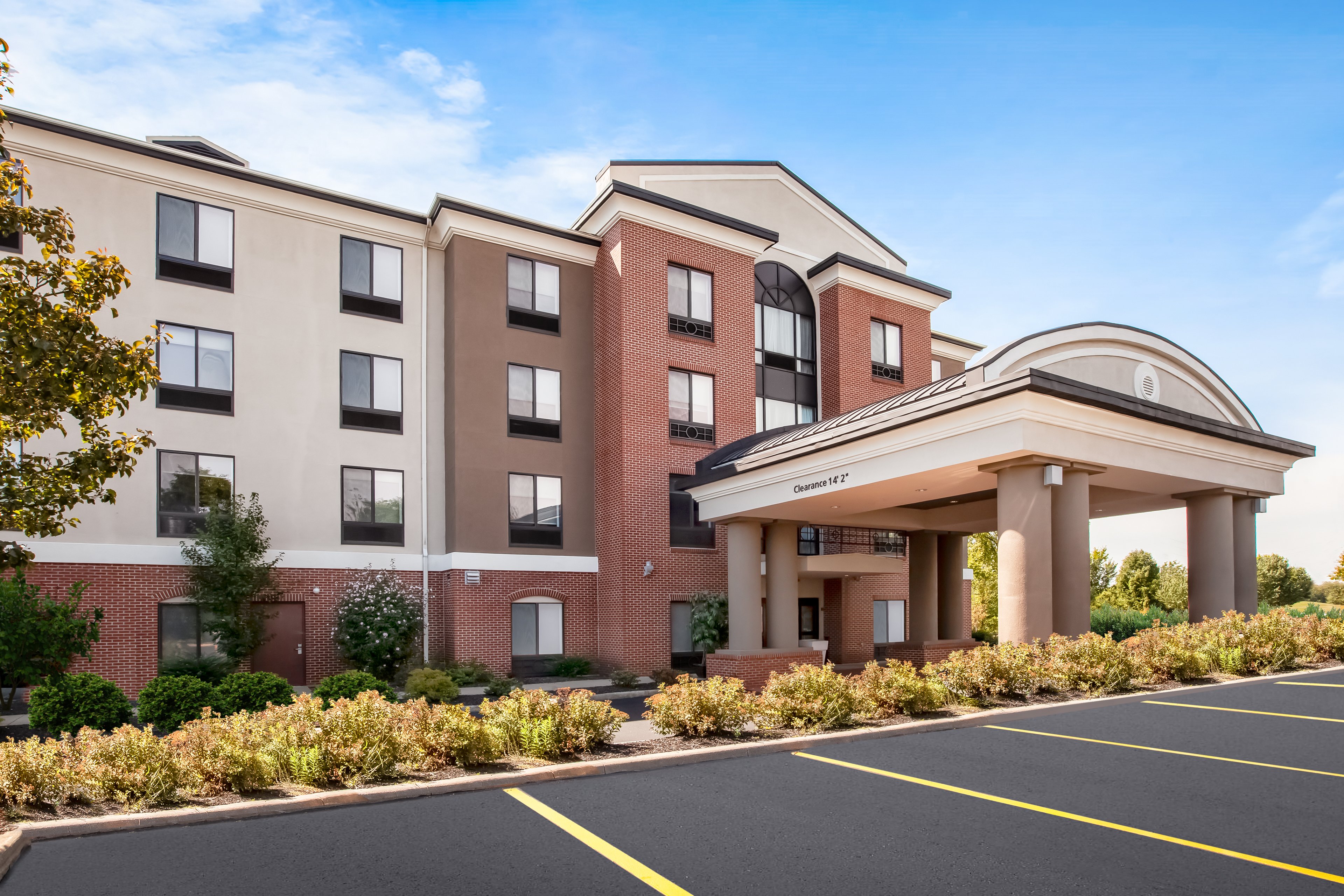 Holiday Inn Express Hotel & Suites Cleveland-Richfield 55/59