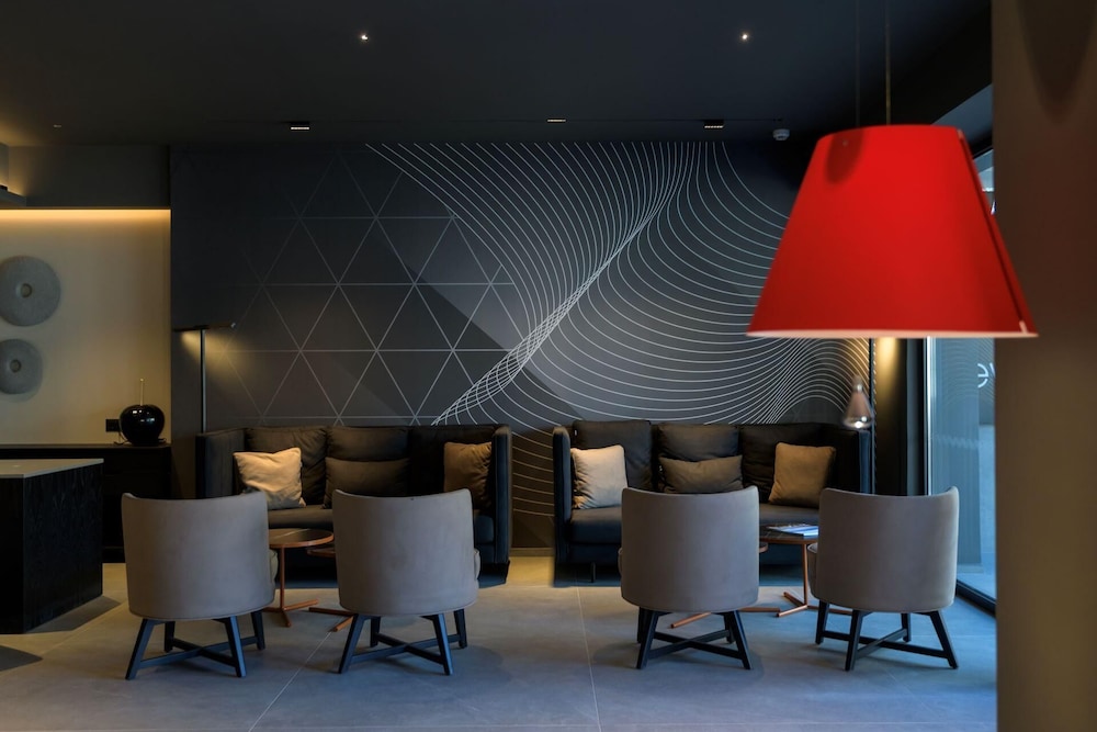 Evanik Chic Hotel 43/48