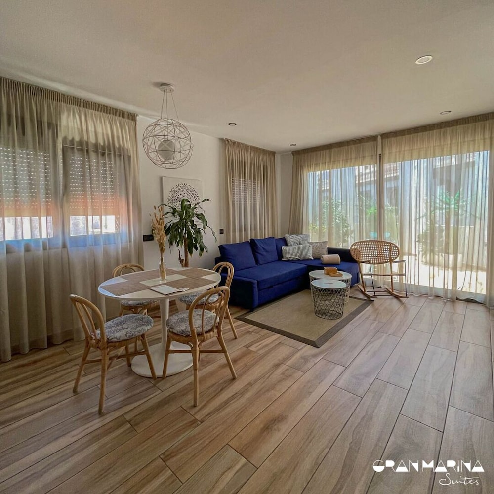 Gran Marina Suites 53/67