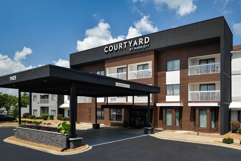 Courtyard Charlotte Matthews 51/52