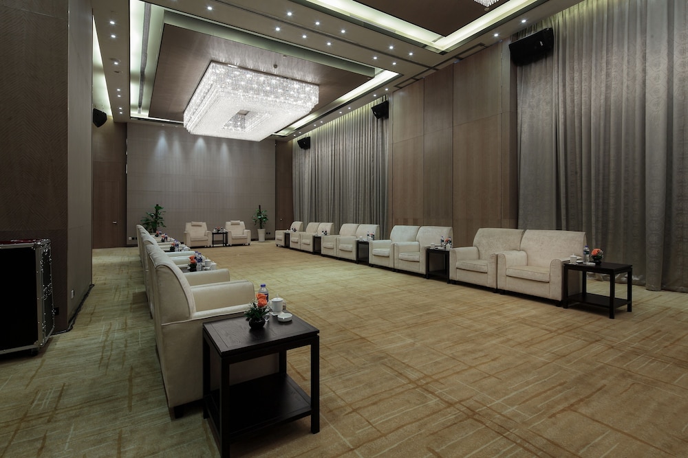 Pullman Anshan Time Square 66/73