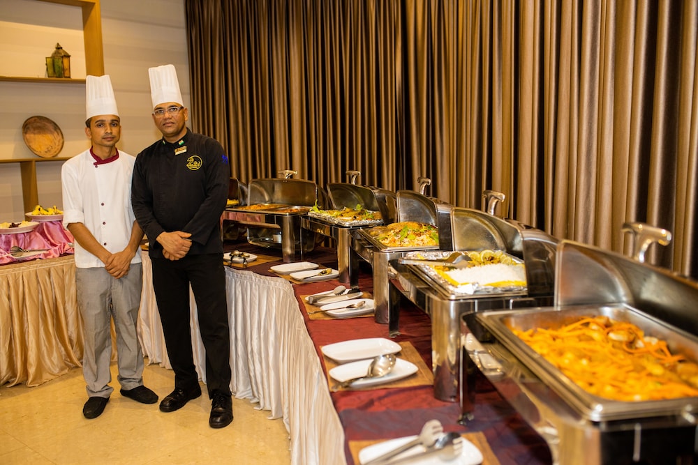 restaurant cafeteria