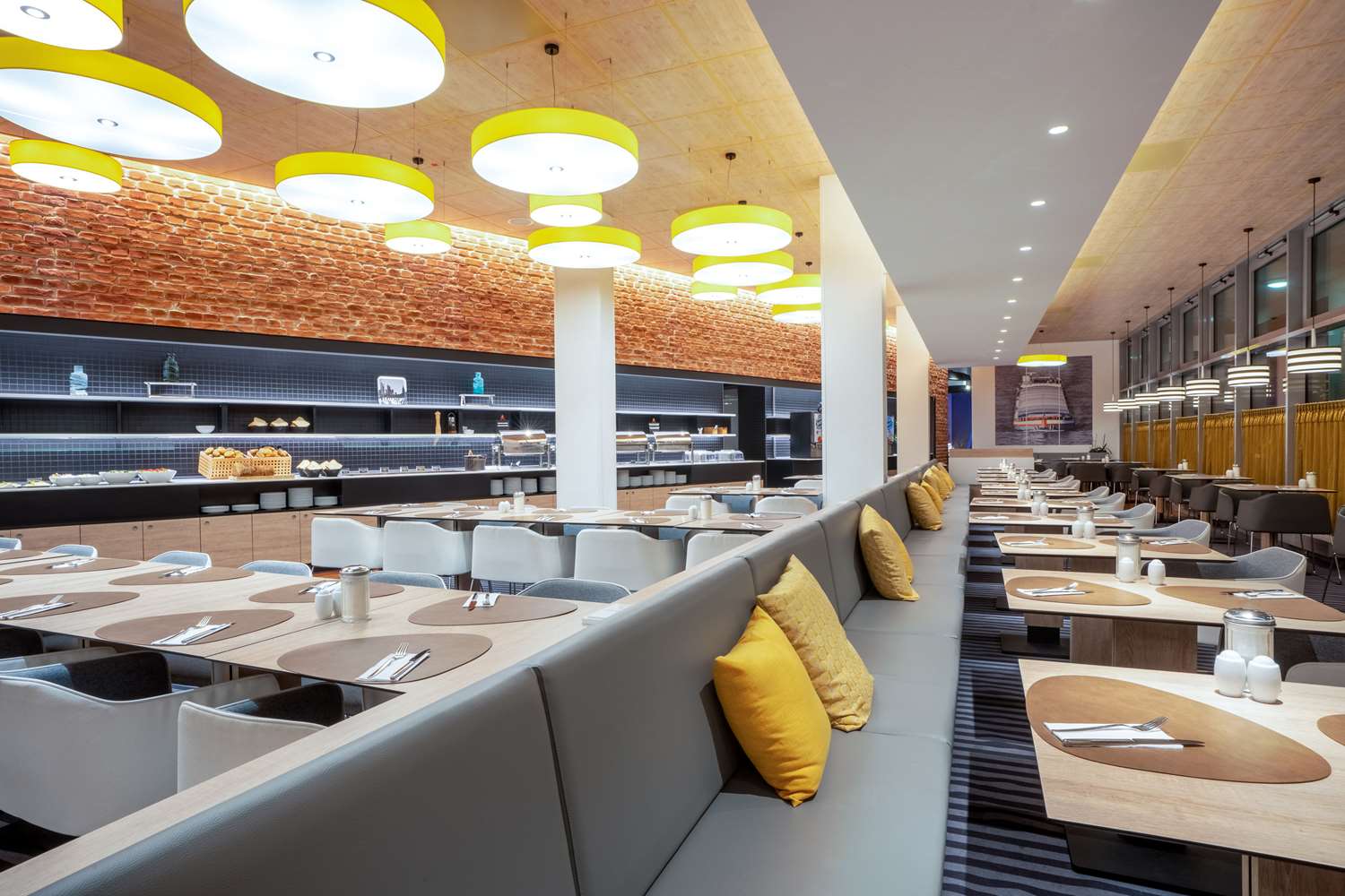 restaurant cafeteria
