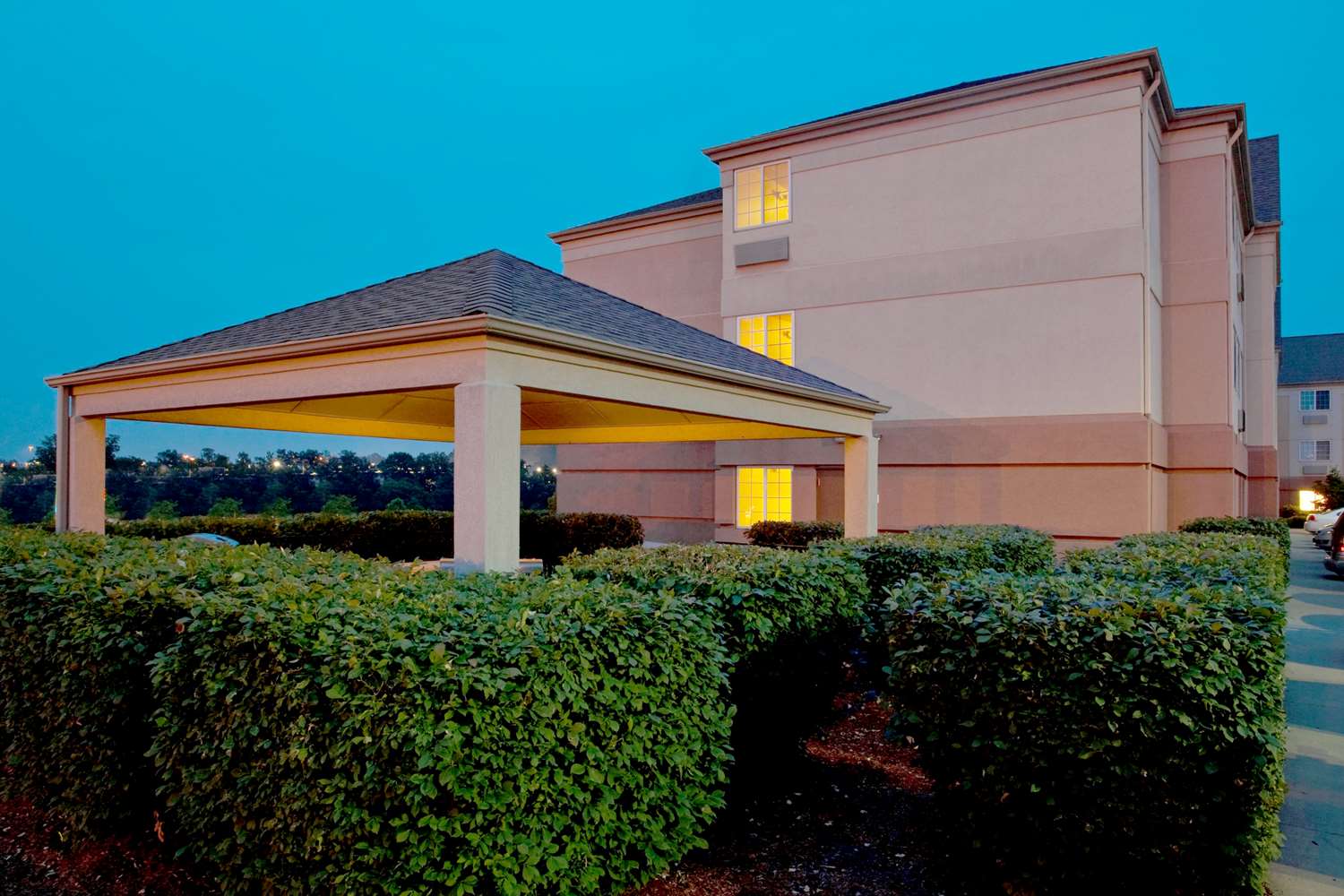 Sonesta Simply Suites Pittsburgh Airport 2/9