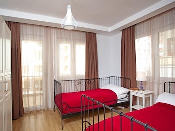 The Room Hotel & Apartments 37/63