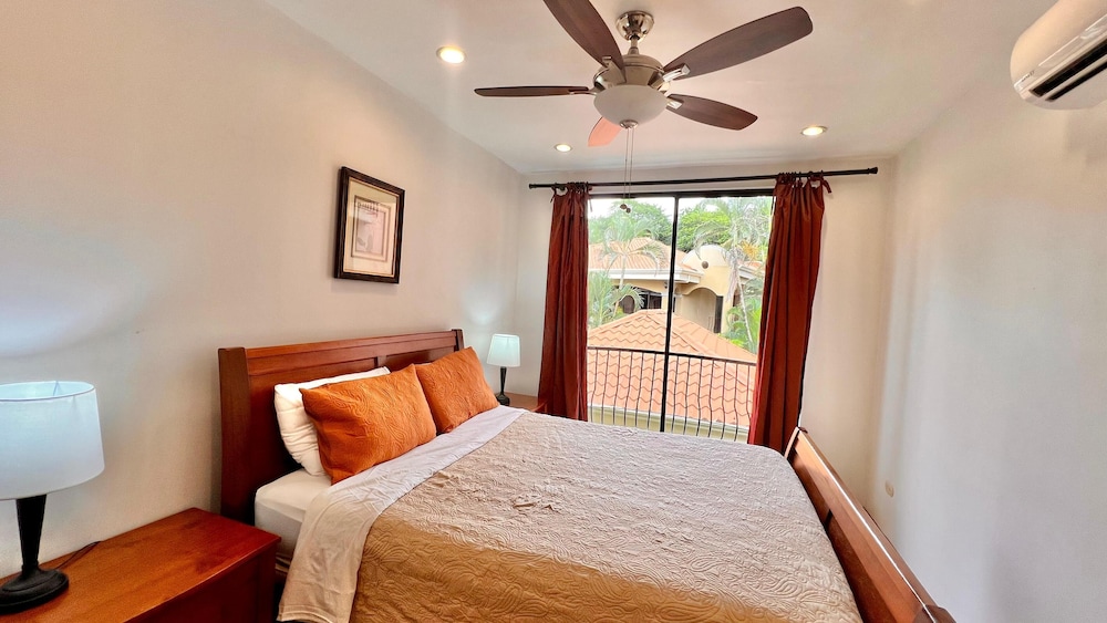 2 BEDROOMS, CONDO, COMFORT, POOL SIDE