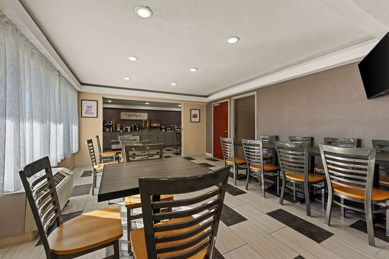 Econo Lodge Rockford Casino Area 27/37